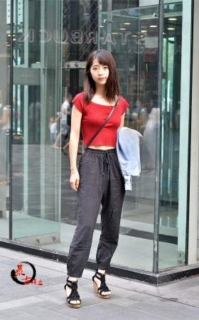 10-25 红色胸衣 [12P]