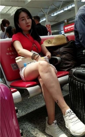 4k-运动鞋大长腿丰满女神姐姐