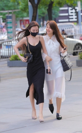 她这样穿，肯定凉快3A1473[373M]