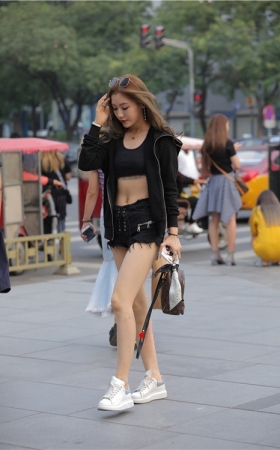 漂亮的气质美女(33P)