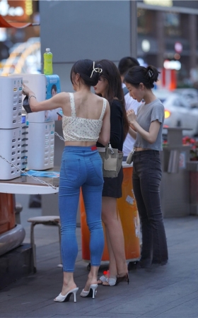 蓝色紧牛小姐姐(38P)