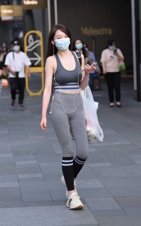 瑜伽裤美女 [14P]