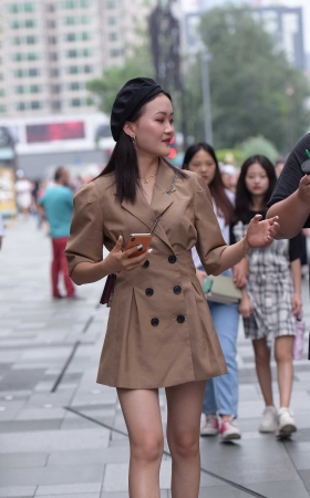 甜美的小姐姐 [16P]