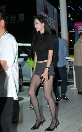气质黑丝长发 [59P-1.15GB]