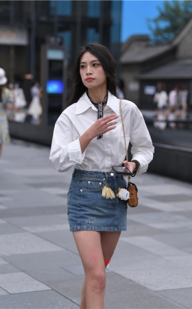 牛仔裙小姐姐(116P)