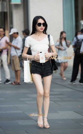 长腿热裤小姐姐 [10P]