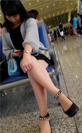 候车室肉丝美妇