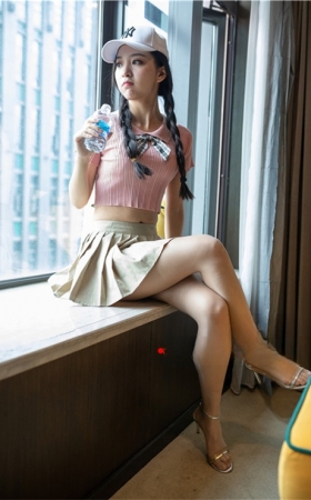 肉丝百褶裙小姐姐【套图+视频】