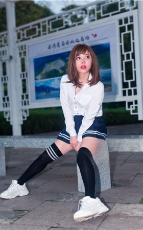 短裙小妹【套图+视频】