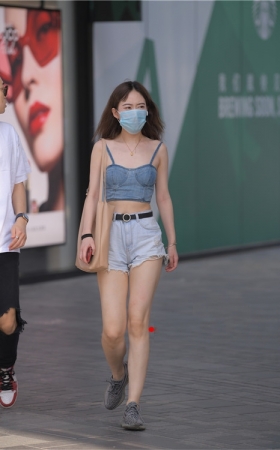 热裤妹子(71P)