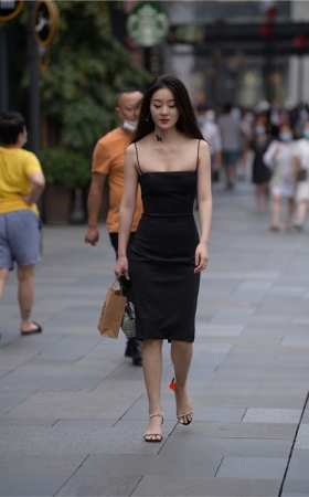 连体黑裙美女(55P)