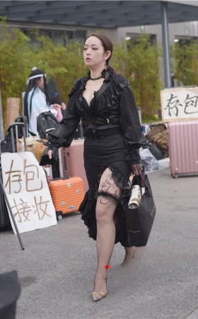 性感的黑裙MM(68P)
