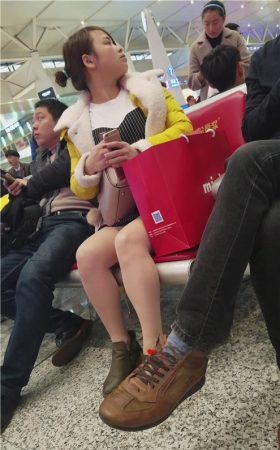 候车室的小妹