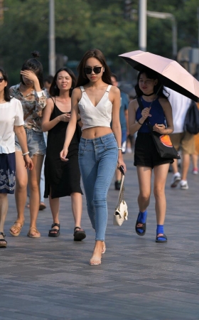 墨镜牛仔妹3A8232[772M]