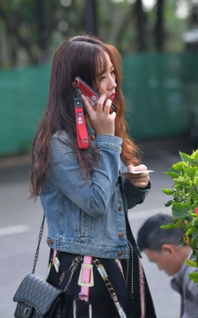 短裙肉丝美腿小姐姐在等你吗3A1422[362M]
