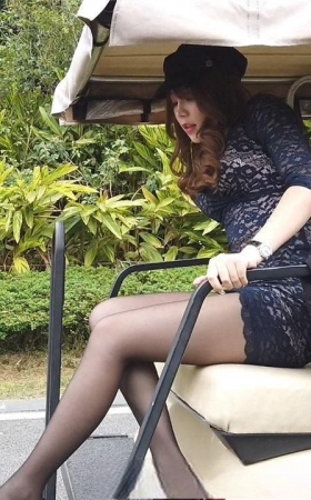 白嫩的美腿高跟美女3A1043[1.79G]