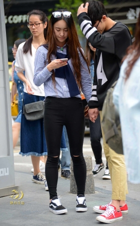 路边的长发妹----（12P） [12P]