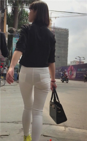 漂亮的极品白透小妹