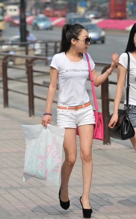 白热裤 黑高跟   性感大长腿 [16P]