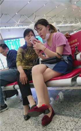 肉丝红鞋小姐姐