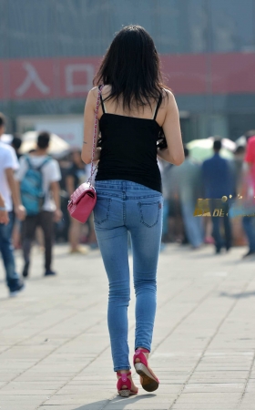 丰满牛仔 [14P]