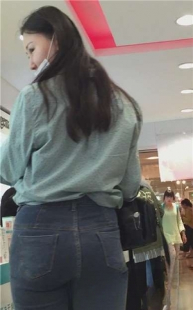 极品紧身蓝牛小少F，圆臀紧到令你窒息。[757 MB]