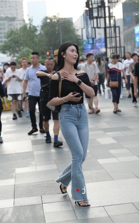 漂亮的紧牛小姐姐(148P)