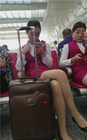 肉丝美腿小姐姐