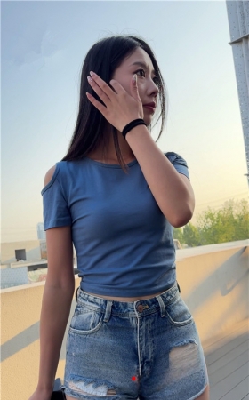 牛仔热裤美女
