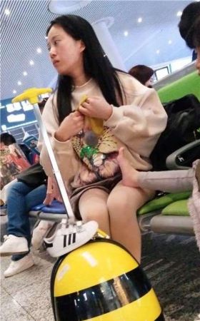 4k-街拍肉丝可爱美女姐姐