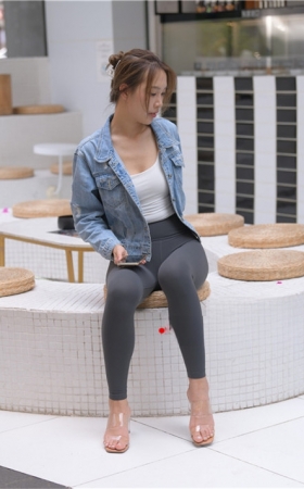 （套图二）黑色紧身瑜伽裤美女 (513P)