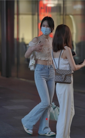 紧身牛仔裤美女(85P)