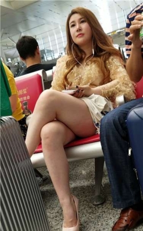 4k超清，颜值爆表的鱼嘴高跟雪白大腿性感美女