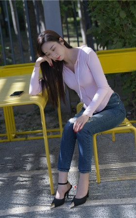 牛仔裤美女【套图+视频】