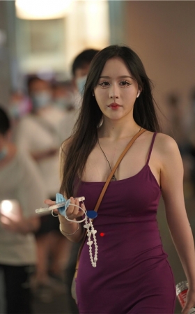 吊带长裙美女(80P)