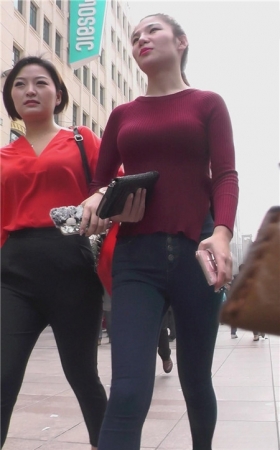 高腰黑裤短发妹子