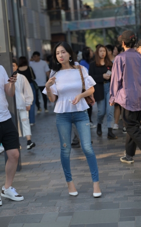 性感牛仔裤美女