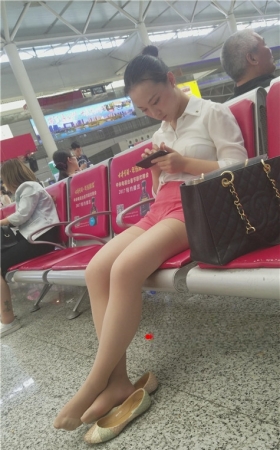 粉裤肉丝小姐姐