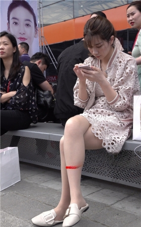 漂亮的白嫩肉丝美腿