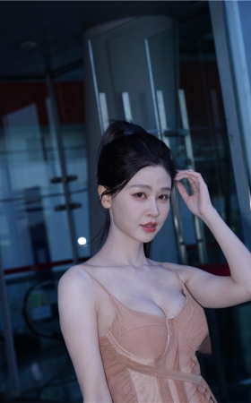 性感美女【套图+视频】