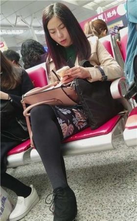 小透明DK街拍作品  街拍一起逛街的美少女黑丝网袜 [118P-827MB]
