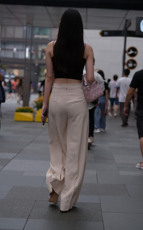 20823-1+77迷人的小姐姐