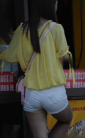 2016-10-11上台阶白短裤少妇12张 [12P]