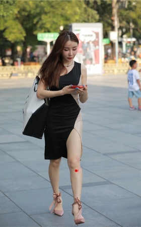 连体裙小姐姐【套图+视频】