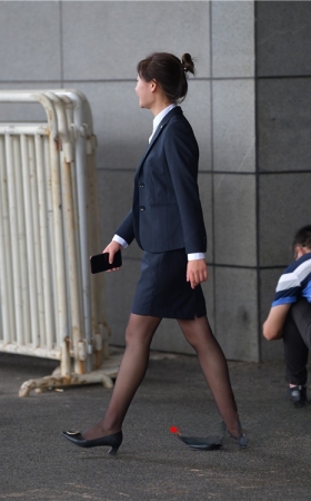制服美眉(35P)