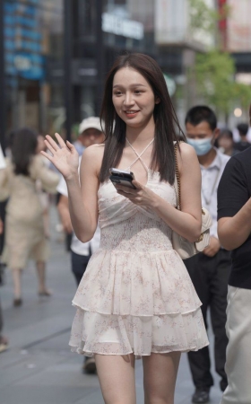清甜可爱碎花纱裙 [70P-739MB]