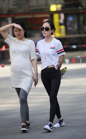 阿奔.黑铅裤 午间小憩的店员.12p [14P]