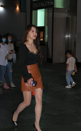 皮短裙高跟丝袜 [134P1V-4.75GB]