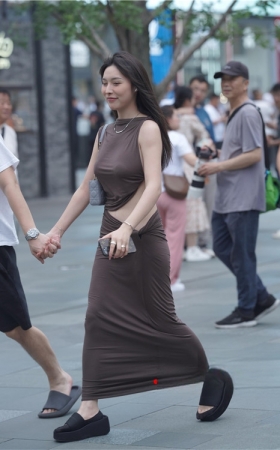 性感的包臀裙美女【套图+视频】