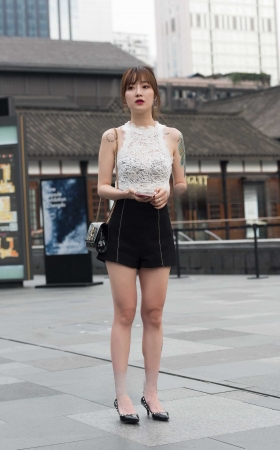 在等闺蜜小姐姐 [11P]